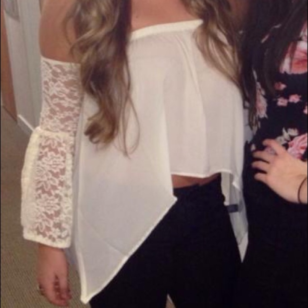 Super Cute Off the Shoulder Flowy Top